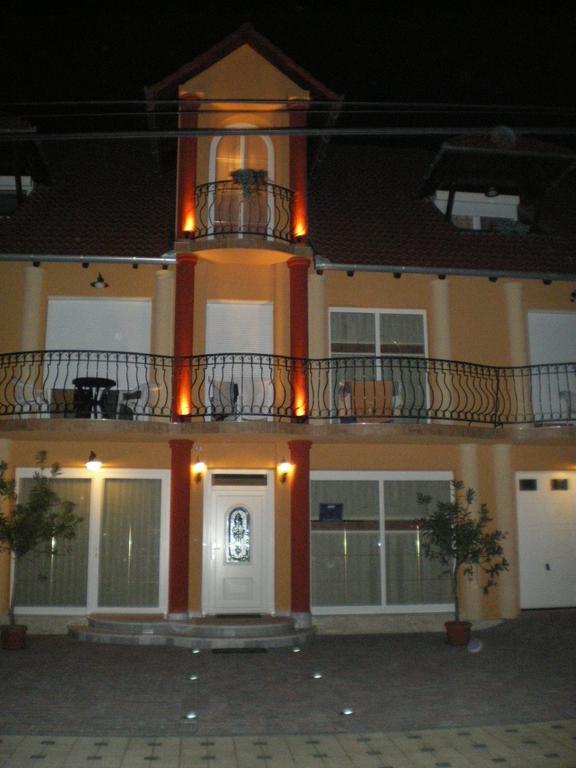 Mediterran-Apartmanok-Harkány Dış mekan fotoğraf